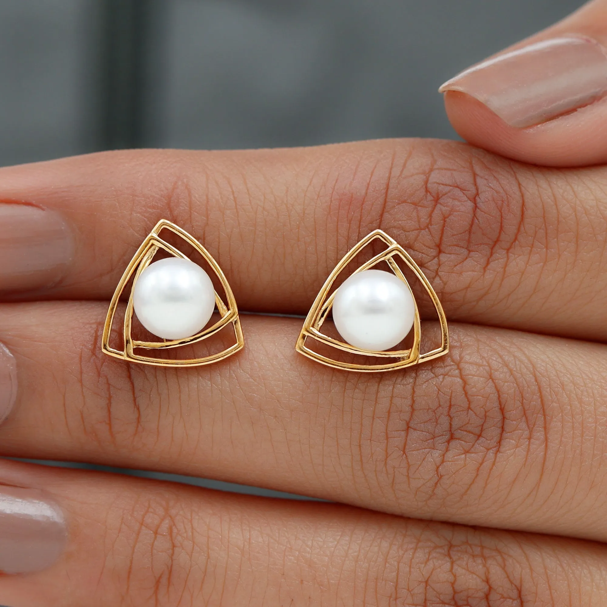 6 MM Bead Set Round Freshwater Pearl Solitaire Triangle Stud Earrings