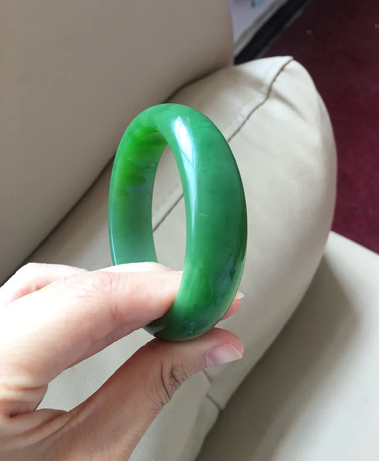 Natural Jade Bangle Nephrite Bangle Internal Diameter 60.5mm NBE032