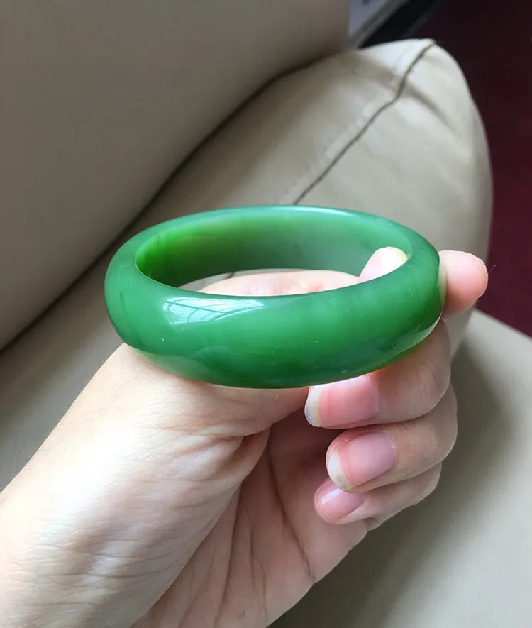 Natural Jade Bangle Nephrite Bangle Internal Diameter 60.5mm NBE032