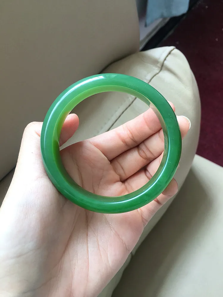 Natural Jade Bangle Nephrite Bangle Internal Diameter 60.5mm NBE032