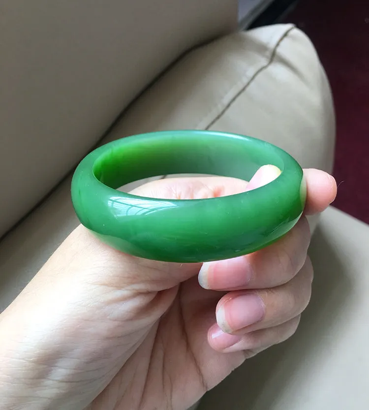 Natural Jade Bangle Nephrite Bangle Internal Diameter 60.5mm NBE032