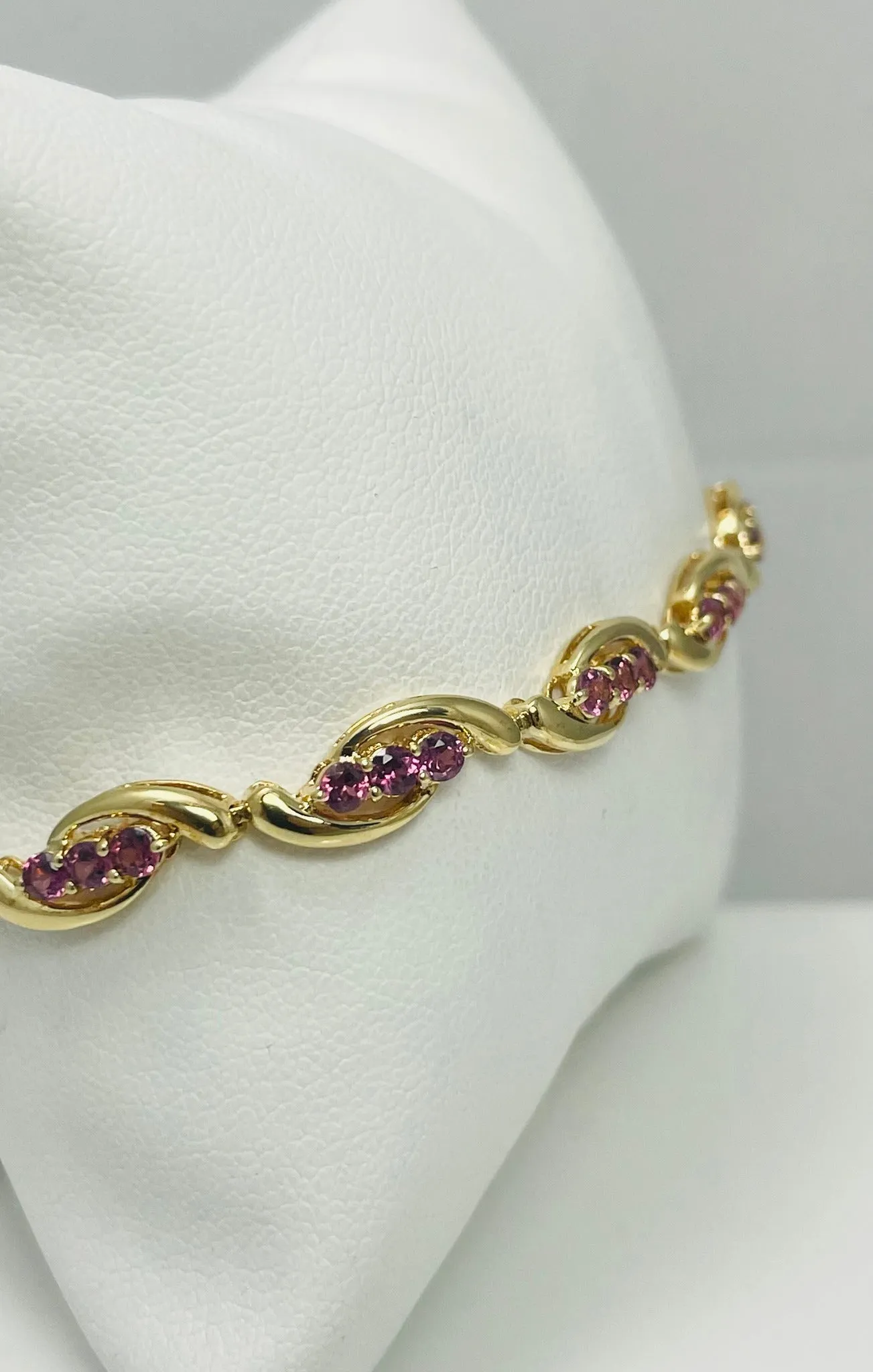 New! 7.25" Flirty 14k Yellow Gold Purple Gemstone Tennis Bracelet