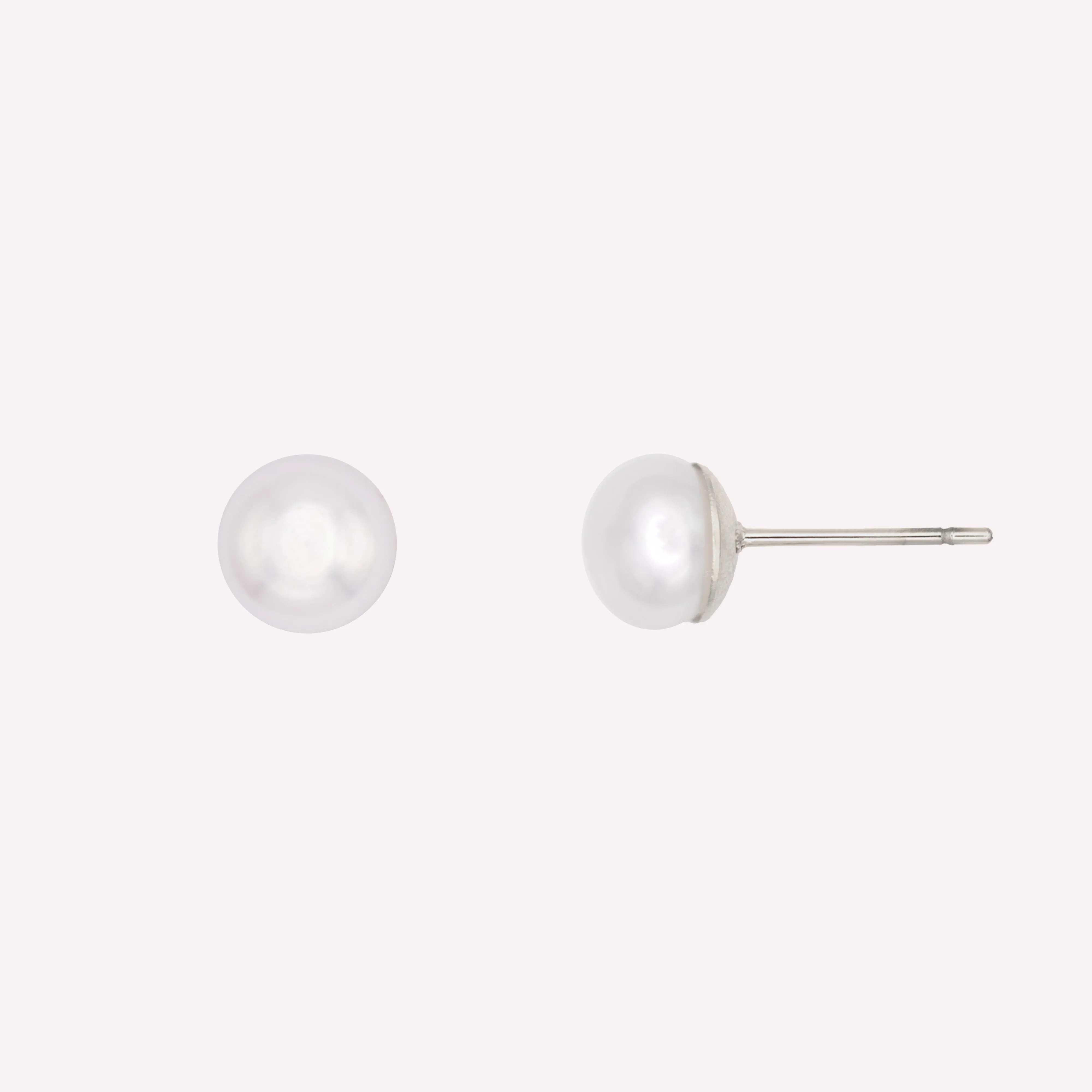 SMALL PEARL STUD EARRINGS IN SILVER