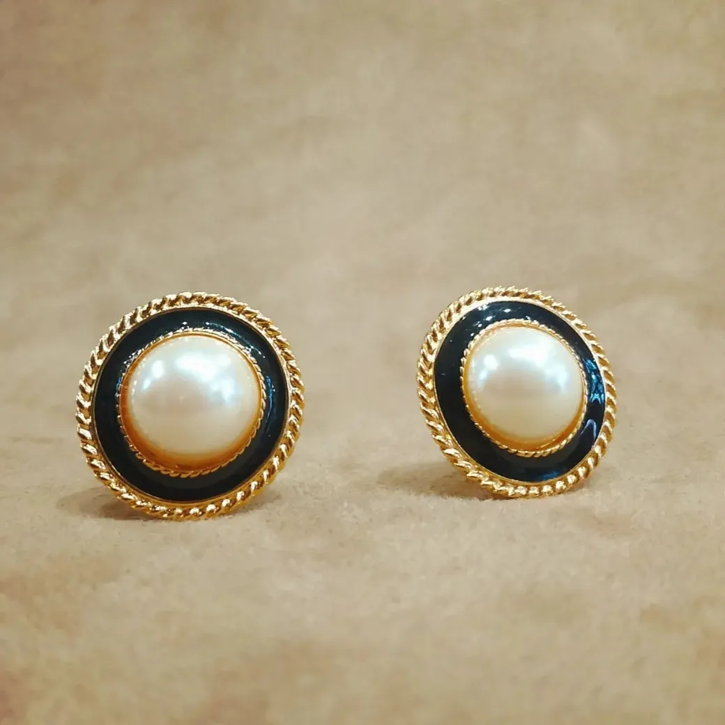 Vintage Gold Round Pearl Black Enamel Ropey Rim Earrings Clip On