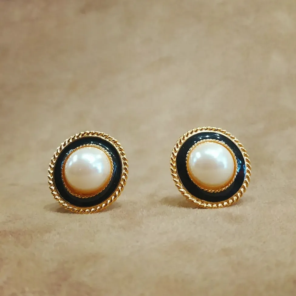 Vintage Gold Round Pearl Black Enamel Ropey Rim Earrings Clip On